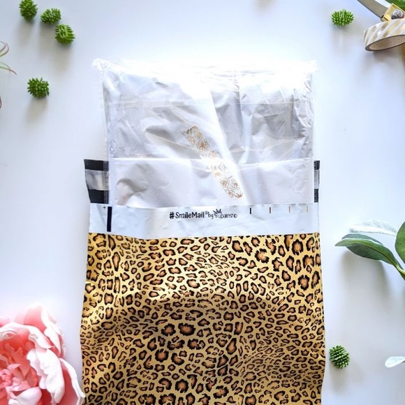 Leopard Poly Mailers 10x13 Pack of 25 - Picture 3 of 3